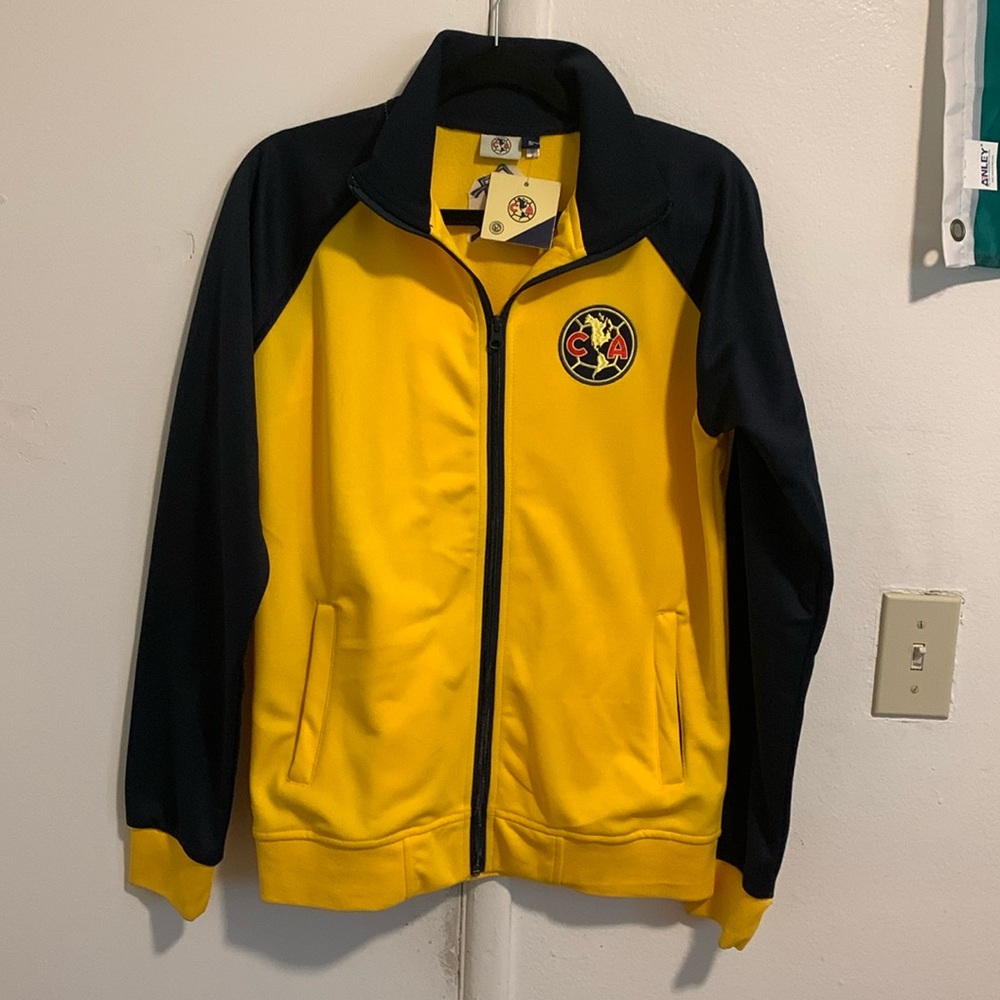 ⚡️men’s  Club America soccer jacket! NWT